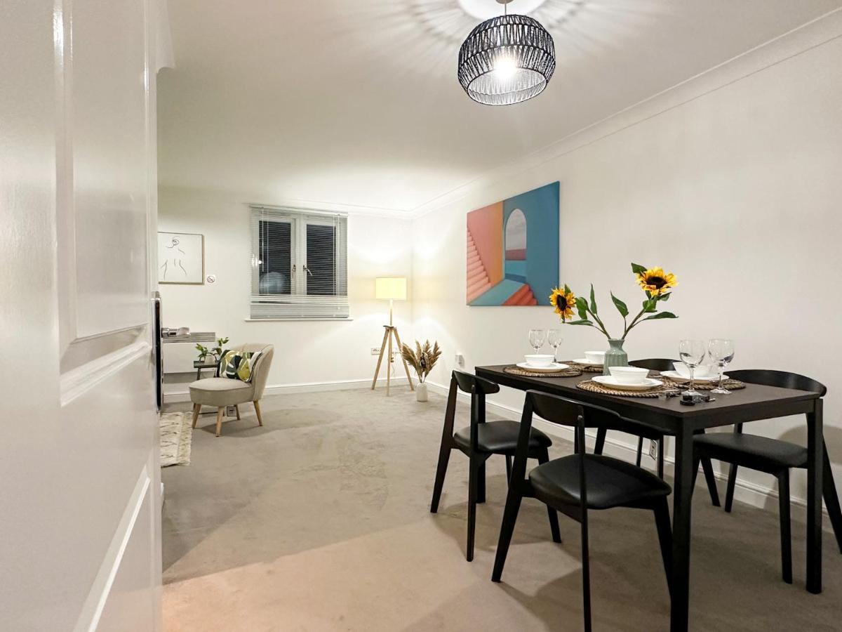 Luxury 2 Bedroom City Centre Apartment - Secure Parking - Amazing Location! Canterbury Esterno foto