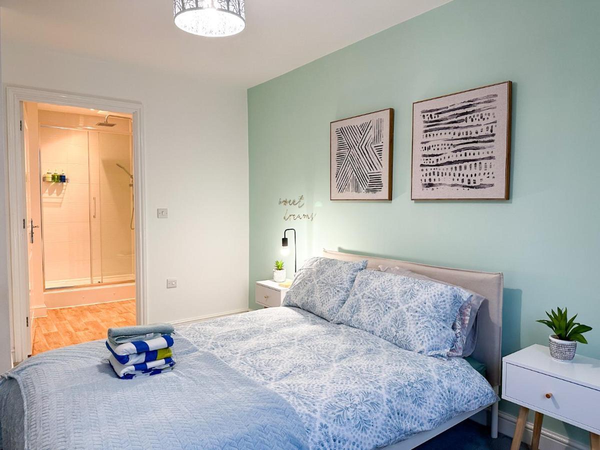 Luxury 2 Bedroom City Centre Apartment - Secure Parking - Amazing Location! Canterbury Esterno foto