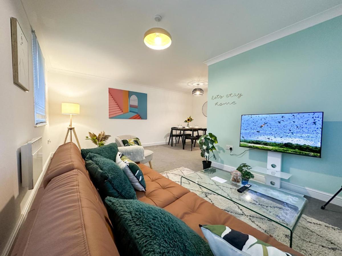 Luxury 2 Bedroom City Centre Apartment - Secure Parking - Amazing Location! Canterbury Esterno foto