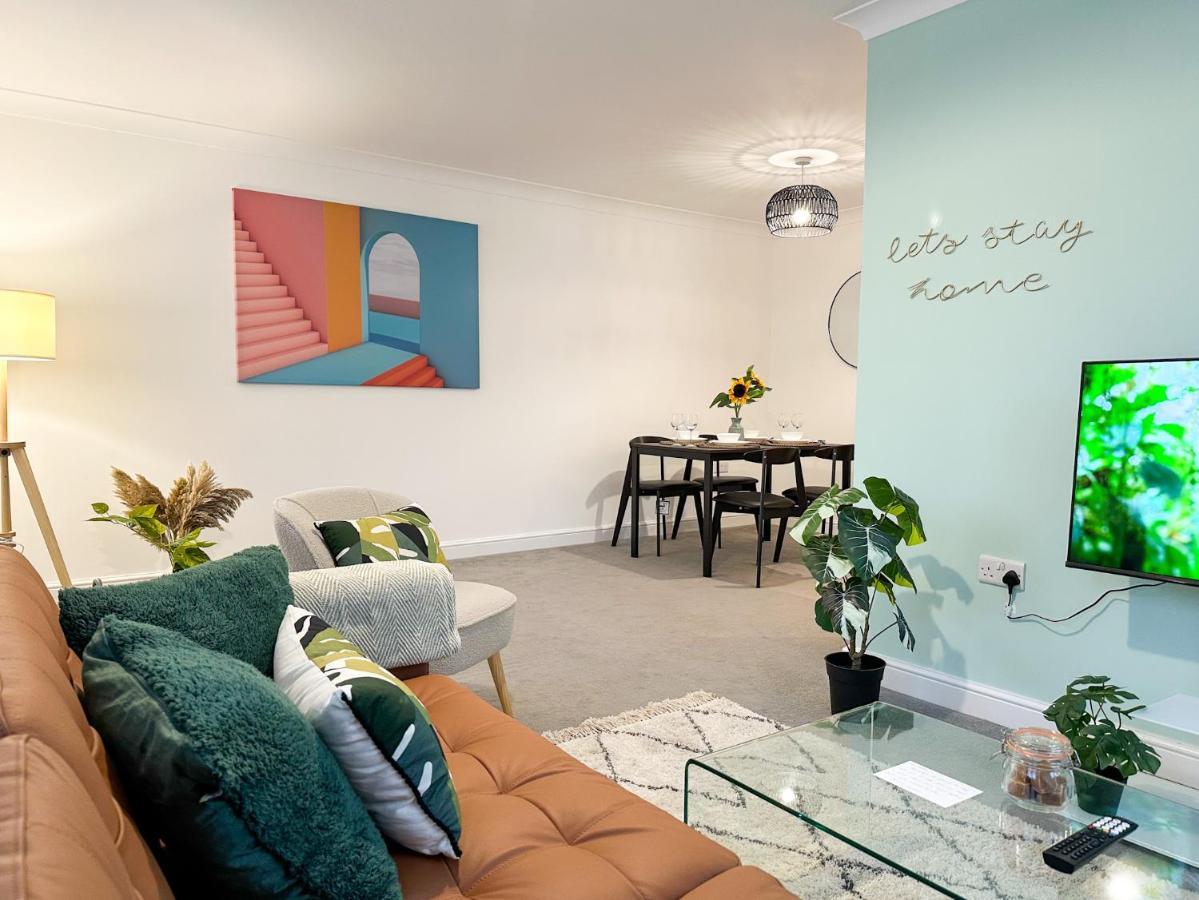 Luxury 2 Bedroom City Centre Apartment - Secure Parking - Amazing Location! Canterbury Esterno foto
