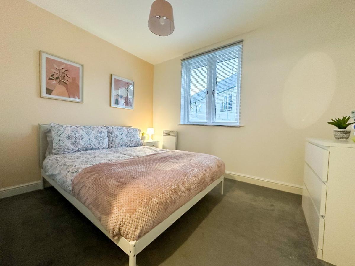 Luxury 2 Bedroom City Centre Apartment - Secure Parking - Amazing Location! Canterbury Esterno foto