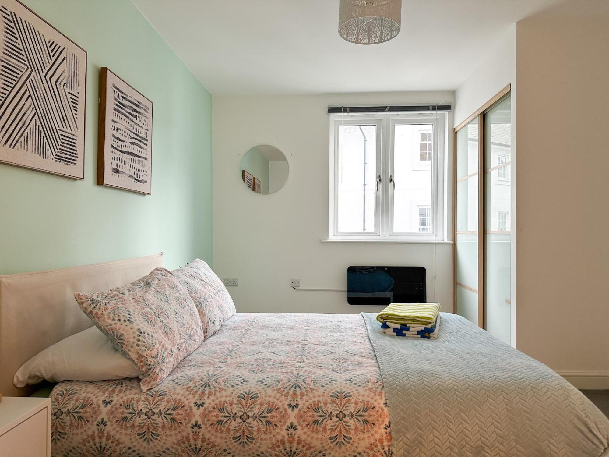 Luxury 2 Bedroom City Centre Apartment - Secure Parking - Amazing Location! Canterbury Esterno foto