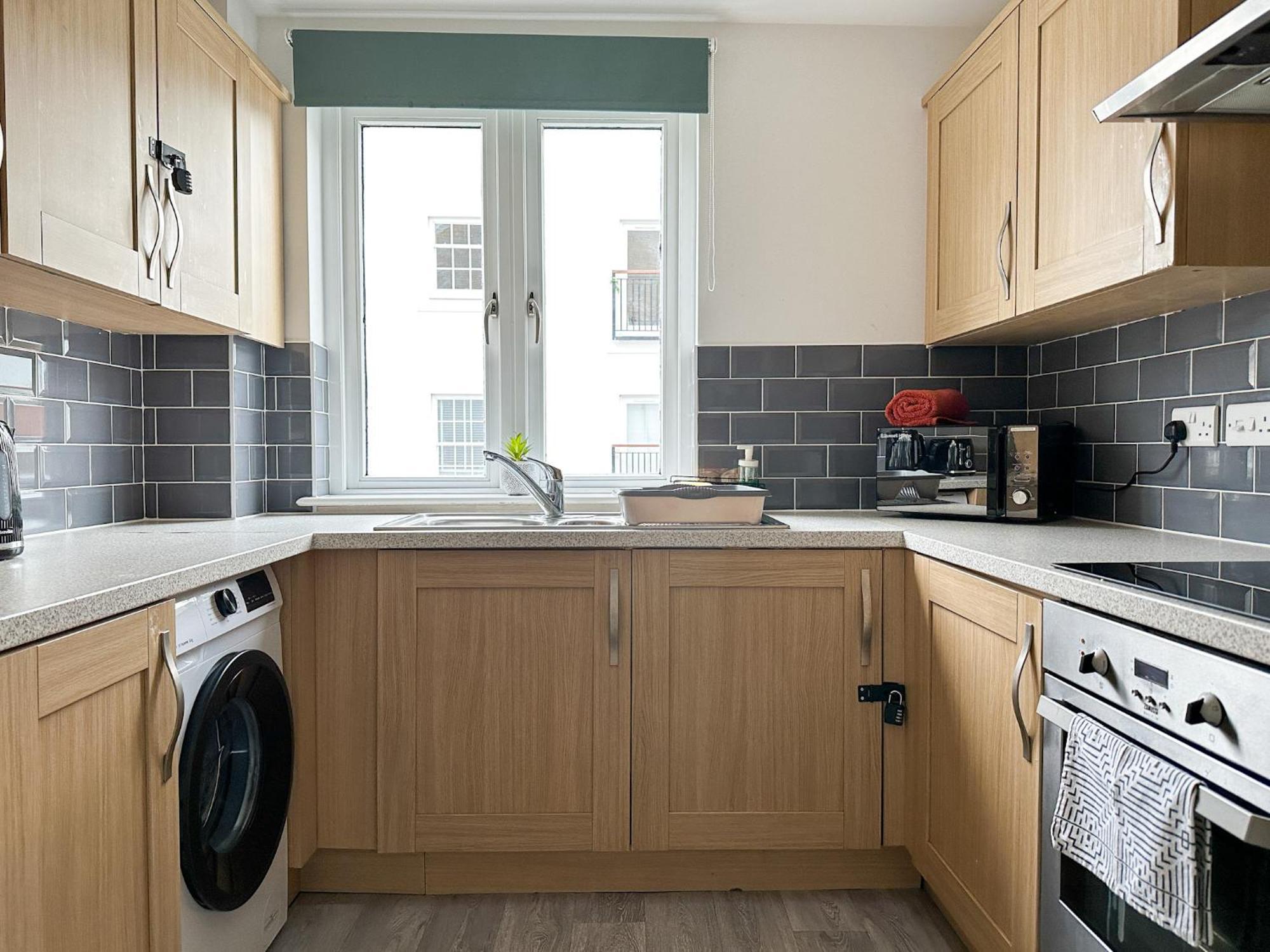 Luxury 2 Bedroom City Centre Apartment - Secure Parking - Amazing Location! Canterbury Esterno foto